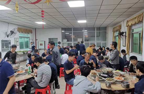 珠海林顺公司过年聚餐：团结与欢乐的盛宴